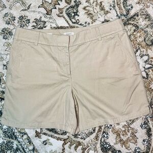 ☀️Loft women’s khaki shorts, size 14☀️